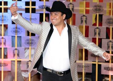 Julión Álvarez: Recuperan camión con equipo musical que le robaron al cantante