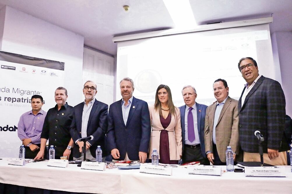 En el foro, figuras políticas y de los medios de comunicación, quienes analizaron el escenario de los migrantes retornados (CONSEJO CIUDADANO DE LA CDMX)