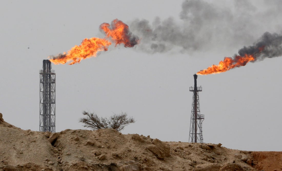 El crudo se dispara ante riesgo de que Israel ataque instalaciones petroleras en Irán; Biden dice que se analiza esa posibilidad