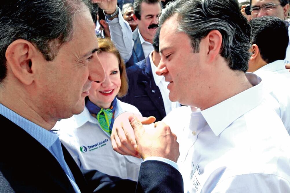 Aurelio Nuño, titular de la SEP, atestiguó el convenio de colaboración entre INEA, SEP y TransCanada durante una gira de trabajo por Hidalgo (GOBIERNO DE HIDALGO)