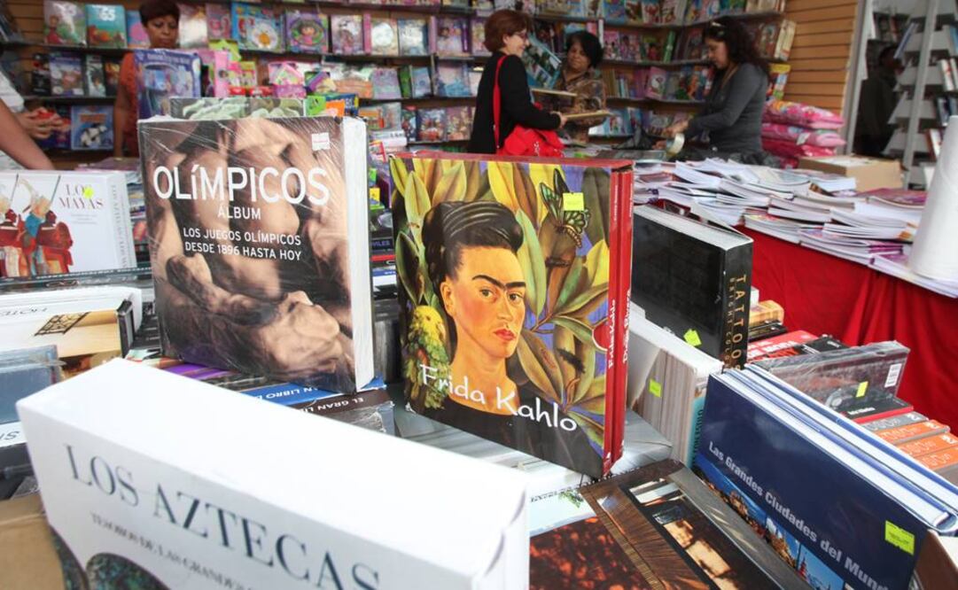 Sólo los stands con ofertas captaron más gente. (FOTO: Adrián Hernández / EL UNIVERSAL)