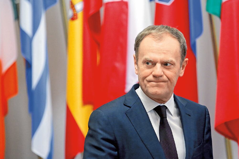 El presidente del Consejo Europeo, Donald Tusk, presentó una propuesta a Reino Unido para que permanezca en la UE, que incluye limitar beneficios a trabajadores comunitarios (OLIVIER HOSLET. EFE)