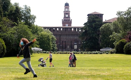 Italia entra en semilibertad vigilada tras confinamiento por el coronavirus