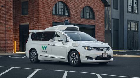 FCA y Waymo se unen para implementar tecnología autónoma en sus autos