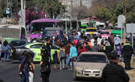 Transportistas bloquean Calzada de la Bombas y Canal Nacional; piden que nos les quiten concesión 