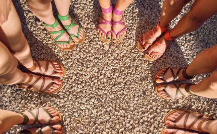 Las sandalias planas más bonitas para lucir en primavera y verano