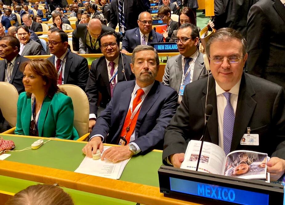 Marcelo Ebrard y Juan Ramón de la Fuente en la ONU (Foto: Twitter) 