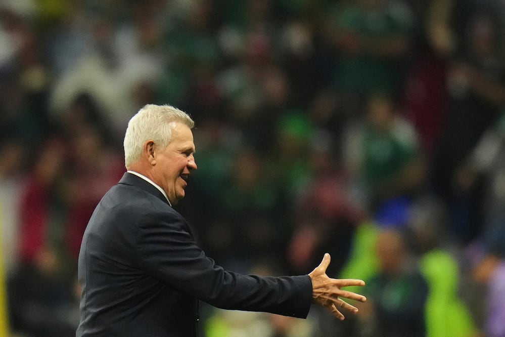 Javier Aguirre con la Selección Mexicana, durante los 16vos de Final del Mundial de 2026 ante Ecuador - Foto: AP
