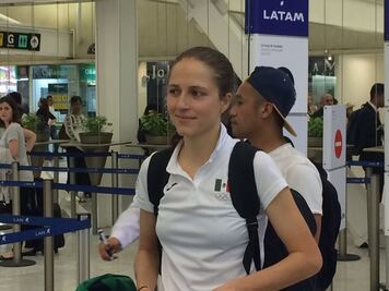 La abanderada no sabe qué vestir