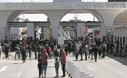 Migrantes tratan de pasar a la fuerza a Estados Unidos