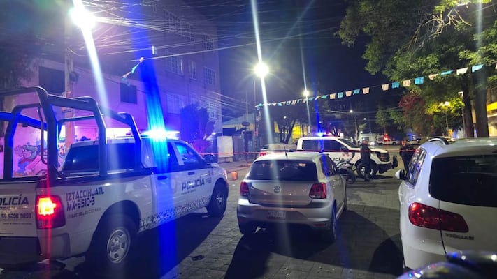 Localizan a dos personas sin vida dentro de un carro en la alcaldía Iztacalco; SSC analiza cámara de seguridad