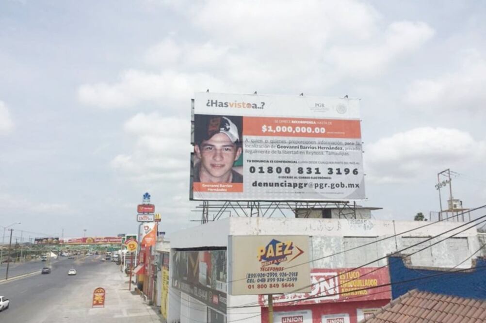 Geovanni Barrios asegura que su hijo fue secuestrado por un grupo de más de 15 personas fuertemente armadas, entre las que había policías estatales y municipales, y miembros de la delincuencia organizada (FOTOS: SANDRA TOVAR. EL UNIVERSAL)