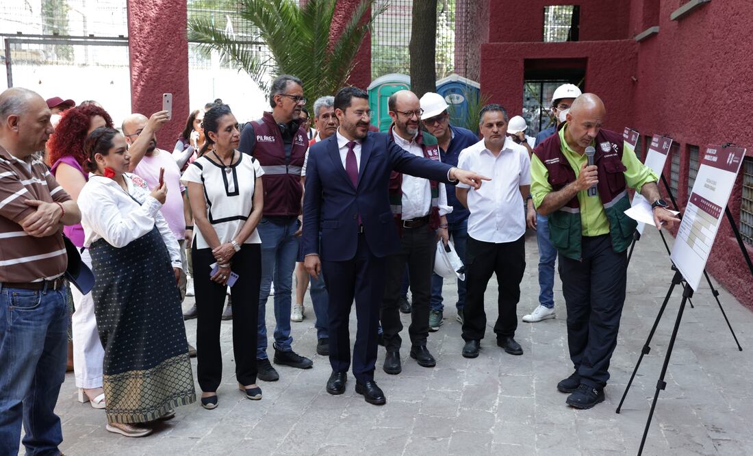 Martí Batres superviso las obras de El Parián Foto Especial