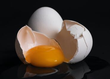 Qué pasa si le pones un huevo crudo a tu jugo o licuado