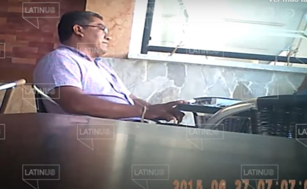 Loret de Mola revela más videos de David León repartiendo miles de pesos a Jorge Horacio Díaz Guillen (27/08/2025). Foto: Captura de pantalla