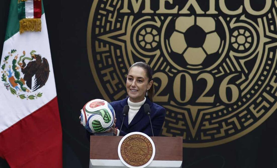 La presidenta Claudia Sheinbaum Pardo encabeza la presentación de la Copa FIFA 2026 en el Complejo Cultural Los Pinos este 10 de noviembre del 2025. Foto: Berenice Fregoso / EL UNIVERSAL.