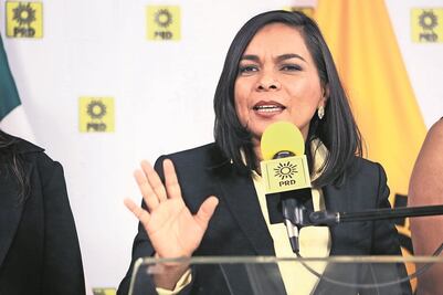 Viaja comitiva perredista a EU para rechazar muro de Trump