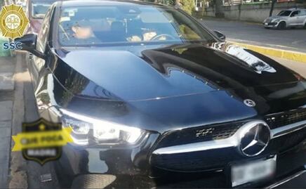 Por evitar multa, joven embiste con su Mercedes a policía de tránsito en la CDMX