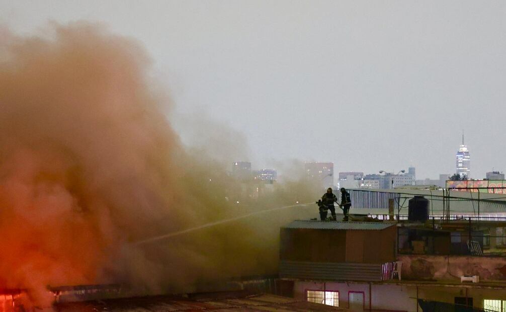 Hasta el momento no se reportan personas lesionadas. Foto: Valente Rosas / EL UNIVERSAL