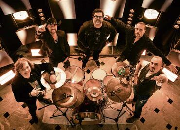 Elefante lleva su gira a Europa