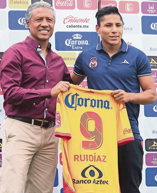 El peruano Raúl Ruidíaz ya se puso la prenda con el número 9 (MIGUEL GARCÍA. IMAGO7)