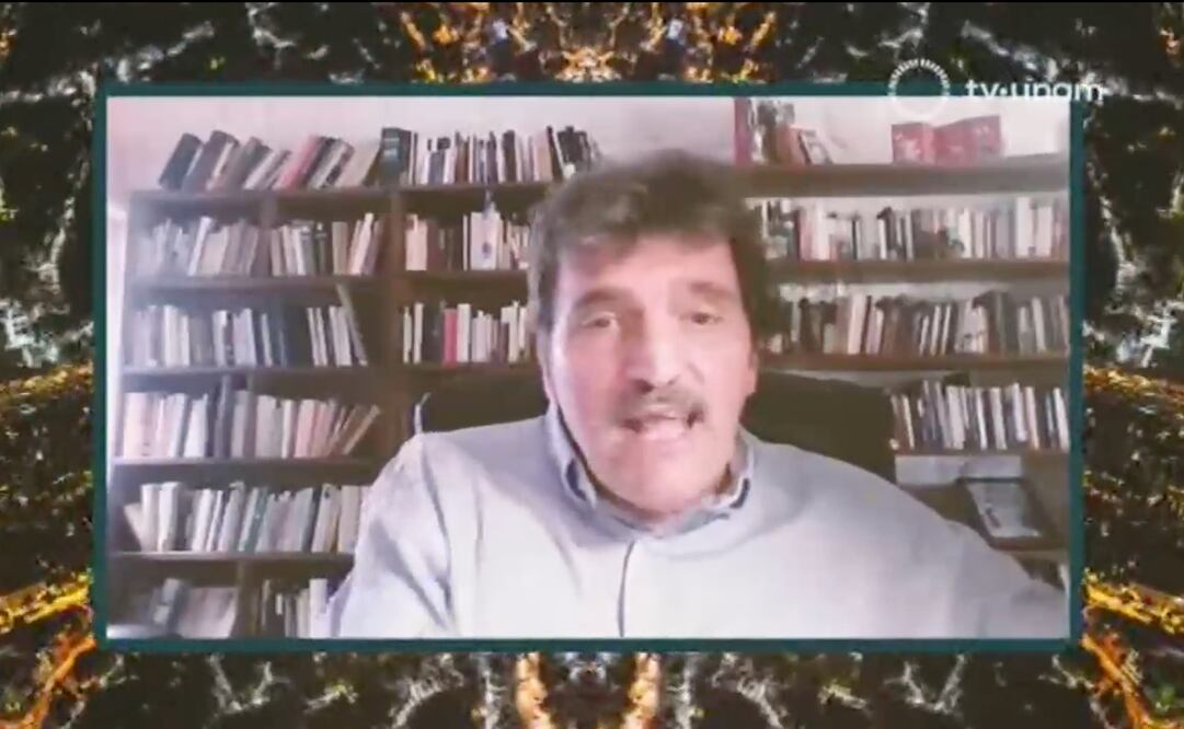 El escritor Enrique Serna durante su participación en Fiesta del Libro y la Rosa 2021. Foto:  Especial