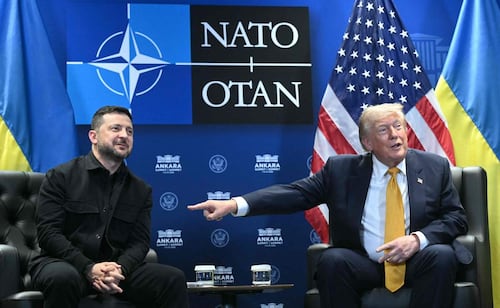 Trump otorga licencia a Ucrania para fabricar misiles balísticos Patriots; Zelensky celebra la decisión