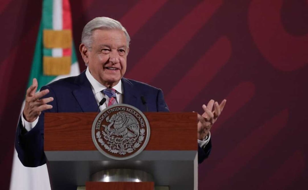 López Obrador señaló que aún falta por resolver el amparo que interpuso el gobierno de Coahuila en contra de la distribución de los libros de texto. Foto: Diego Simón Sánchez / El Universal