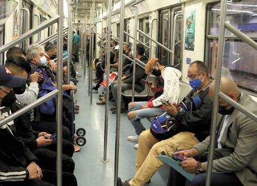 Más pruebas antiCovid y confinamientos más cortos, la fórmula para evadir a ómicron: ECDC