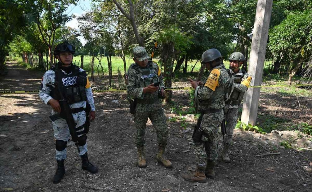 Fuga en ducto de Pemex deja dos muertos en Centla, Tabasco; pobladores bloquean carretera
Foto: Luis Manuel López