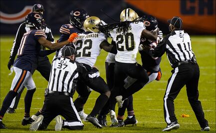 Jugador de los Bears enloquece y golpea a rival