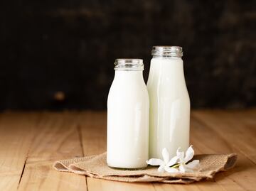 Qué pasa si cenas un vaso de leche