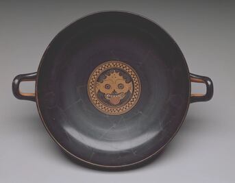 Hombre discute con su novia y destruye piezas arqueológicas del Museo de Arte de Dallas 