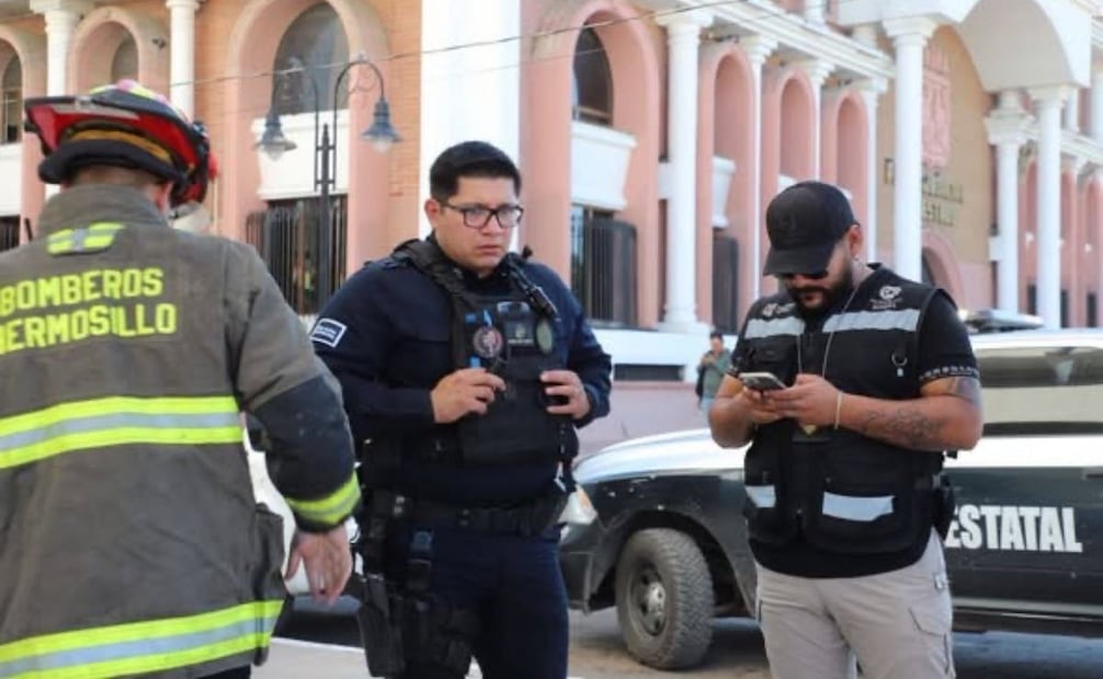 Policías y bomberos resguardan la zona de los hechos (14/01/2026). Foto: Especial
