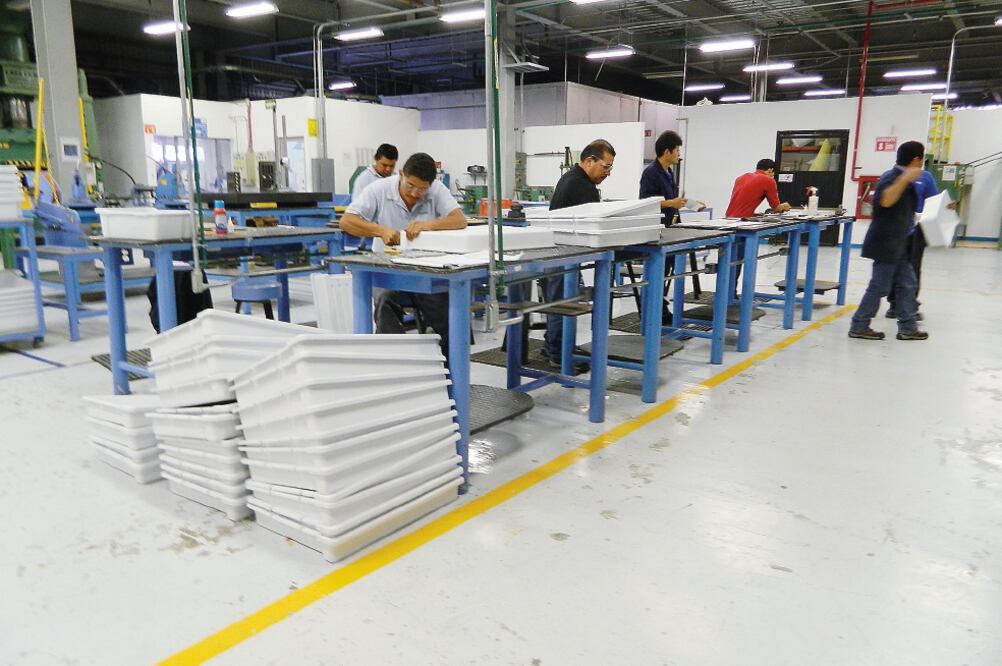 El Instituto para la Gestión y Abastecimiento de EU dará a conocer hoy el índice manufacturero de agosto, el cual se anticipa que baje a 52.6 unidades (ARCHIVO. EL UNIVERSAL)