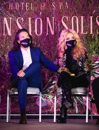 Usar cubrebocas es por respeto a los que se fueron: El Buki