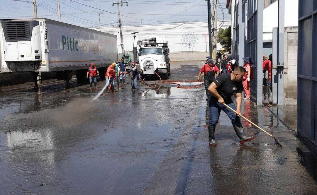 Luego de 48 horas de inundaciones llega el apoyo a la zona del Parque Industrial Toluca-Lerma (05/06/2025). Foto:  Arturo Hernández / EL UNIVERSAL