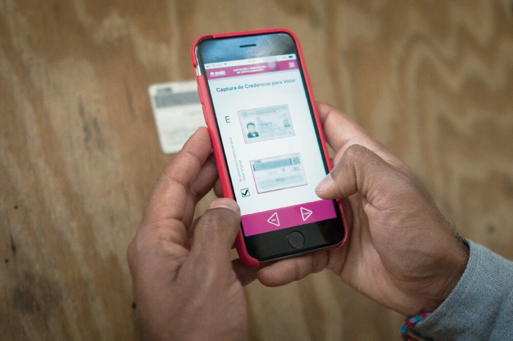 Aspirantes a ser diputados independientes buscan reunir apoyos en la App del INE en 17 de las 32 entidades federativas. (ARCHIVO EL UNIVERSAL)