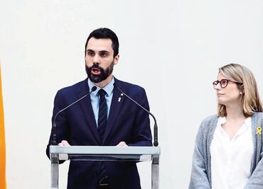 Parlamento catalán suspende investidura