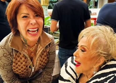 "Por favor, no", decía ayer Alejandra Guzmán, ante el temor de que su madre fuera hospitalizada