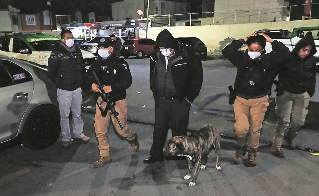 Los detenidos por tirar basura en la calle fueron remitidos a la Oficialía Conciliadora y Mediadora de Las Américas para cubrir su sanción, la cual se fijó en 36 horas de arresto. Foto: ESPECIAL