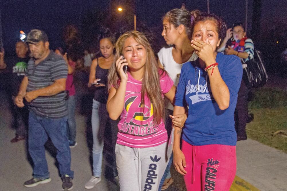 Según reportes oficiales, alrededor de las 17:30 horas se detonó el enfrentamiento, lo que preocupó a familiares de los reclusos. (GABRIELA PÉREZ. CUARTOSCURO)