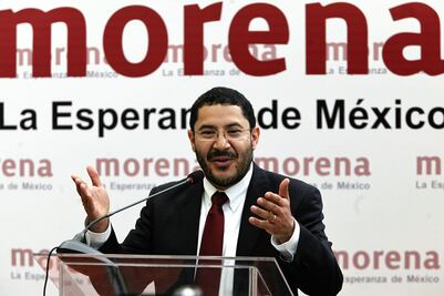 Morena presenta denuncia ante PGR por NAICM