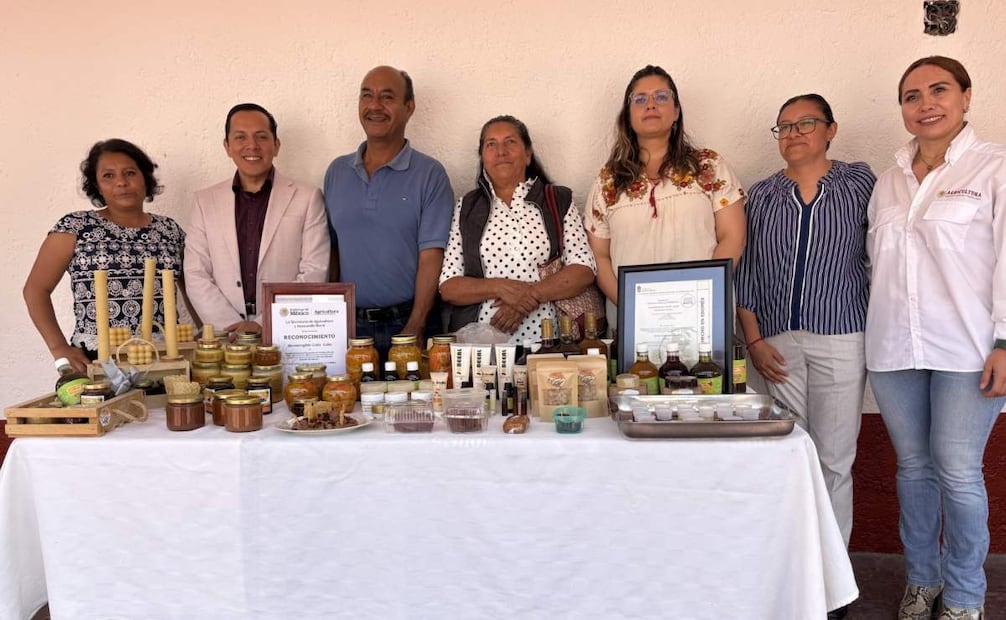 Entrega de reconocimientos. Foto: Secretaría de Agricultura y Desarrollo Rural