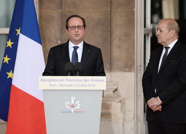 Hollande preside un consejo sobre ataque en Niza