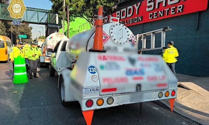 SSC CDMX realiza operativo de verificación de transportes de materiales peligrosos en Iztapalapa; levantan 32 infracciones