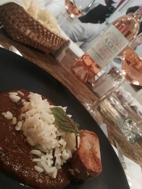 Lanzan menú hecho a base de flores en Puebla