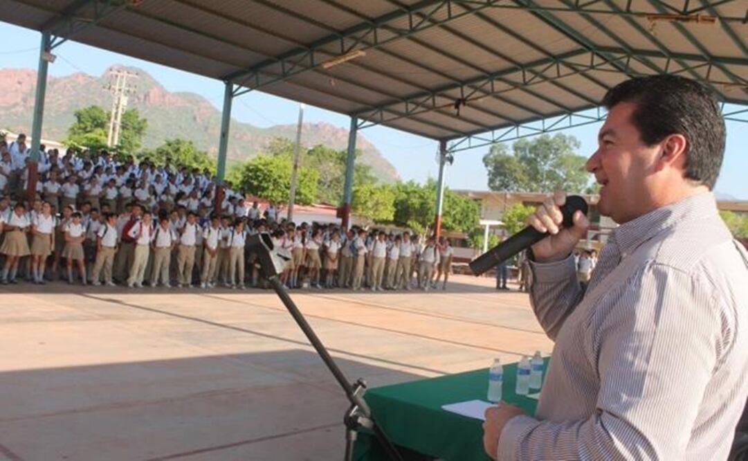 The Mayor of Guaymas, Lorenzo de Cima Dworak, announced the suspension of classes in the city. (Photo: Amalia Escobar)