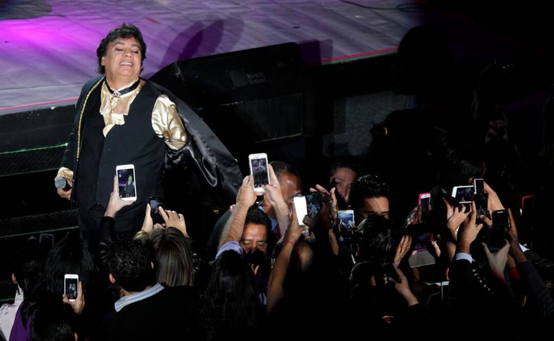 El típico humor que caracteriza a Juan Gabriel no faltó en la velada. FOTO: Carlos Mejía/EL UNIVERSAL.