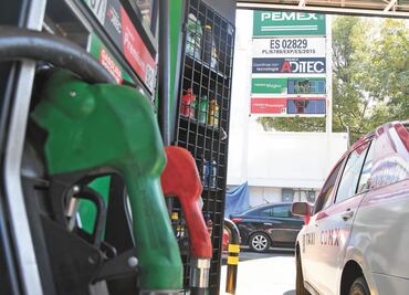 Suben precios de gasolinas más de un peso en 15 días